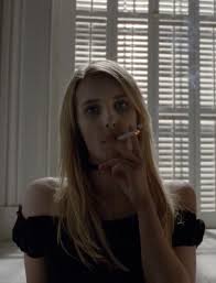 Дочь актёра эрика робертса и племянница джулии робертс. I Would Love To Kiss Her Shoulders Emma Roberts Kuryashaya Devushka Amerikanskaya Istoriya Uzhasov