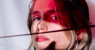 Irish singer-songwriter Holly Munro debuts with 'Give Yourself Love'