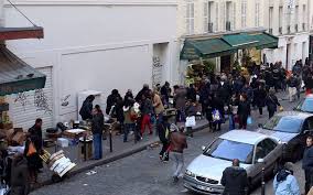 Cette rue est la plus étroite de paris (1,80 mètre de largeur) ! Chateau Rouge