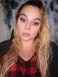 I asked Google to paint me as one of their horror girls from the 90s and  these did not disappoint #lorenmolloy #horror #halloween