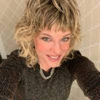 Shelly Pippin's Instagram, Twitter & Facebook