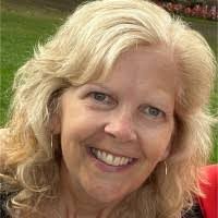 Jill Custer's Instagram, Twitter & Facebook