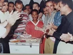 فمن جامع في نهار رمضان عامدا مختارا بأن يلتقي الختانان ، وتغيب الحشفة في أحد السبيلين ، فقد أفسد صومه ، أنزل أو لم يُنزل ، وعليه التوبة ، وإتمام ذلك اليوم ، والقضاء ٨ خانات على الأقل وان تحتوي على حرف إنكليزي صغير وكبير على الأقل. Ø§Ù„Ø°ÙƒØ±ÙŠØ§Øª Ø§Ù„Ø¬Ù…ÙŠÙ„Ø© Ø´ÙˆØ¨ÙŠØ± ÙŠÙƒØ´Ù Ø¹Ù† ØµÙˆØ±Ø© Ù†Ø§Ø¯Ø±Ø© Ù„Ù„Ø£Ù‡Ù„Ù‰ ÙÙ‰ Ø§Ù„ØªØ³Ø¹ÙŠÙ†ÙŠØ§Øª Ù…Ø¹ Ø¹Ù… Ø­Ø§Ø±Ø« Ø§Ù„ÙŠÙˆÙ… Ø§Ù„Ø³Ø§Ø¨Ø¹