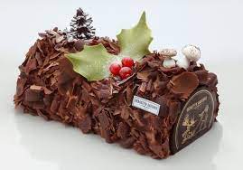 Sa bûche chocolatée alterne des couches de biscuit moelleux au chocolat embelli d'éclats d'amandes et mousse cacaotée. Die Kreativsten Buches De Noel Tipps Von Frankreich Webazine De