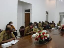 Ketahanan pangan, gandung pardiman bagi 200 ribu bibit lele. 36 Sekolah Di Gunungkidul Jadi Peserta Sekolah Penggerak