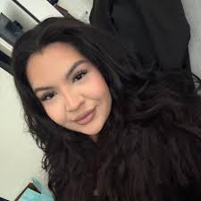 Who is a good hairstylist in Santa Ana for a haircut and color?