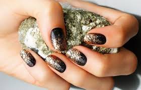 20 Idees De Design Pour Les Ongles Scintillants Et Chatoyants Chatoyants Design Idees Ongles Scintillants Naildesign Nagel Schwarz Nageldesign Ideen