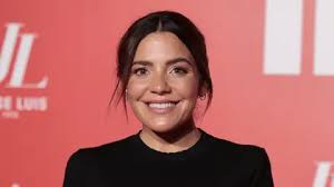 Andy McDougall, impactado con la ropa que tiene la hija de 2 meses de Paula  Ordovás: "¡No puedo creer la cantidad!"