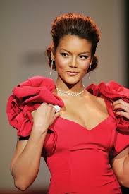 Hola, esta es mi primera rola, para empezar el año con una excelente cancion de luis fonsi con daddy yankee, bm g si,sabes que ya llevo rato mirándote. Zuleyka Rivera Wikipedia
