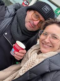 Szybka kawka i w drogę bo droga daleka z Krakowa do Łeby🌟ale lecimy do Was  jak na skrzydłach bo to już ostatnie wspólne kolędowania w tym roku🌟⬇️  Dziś Łeba: Kino Rybak, Łeba