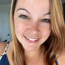 Amanda Branham's Instagram, Twitter & Facebook