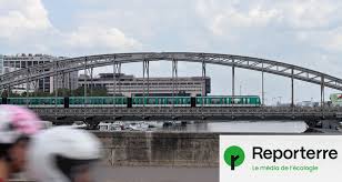 Photo Mtro et RER : Valrie Pcresse augmente le prix des abonnements ...