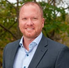 Derek Harris's Instagram, Twitter & Facebook