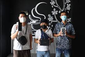 Sy mendapatkan sms pemenang undian, atas nama shopee jutawan. Selamat Kepada Pemenang Undian Voucher Sakti Kejutan Tahun Baru Dari Ultra Voucher
