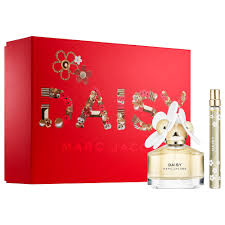 We also have a range of marc jacobs perfume gift sets that make the perfect present for any occasion. Marc Jacobs Daisy Eau De Toilette Gift Set Forget The Socks These Sephora Stocking Stuffers Are What People Really Want Popsugar Beauty Photo 5
