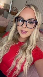 Luz Glass's Instagram, Twitter & Facebook