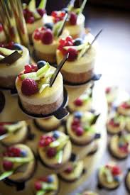 Wedding Cake Alternative 26 Delicious Mini Cheesecakes Weddingomania Wedding Cake Alternatives Cheesecake Wedding Cake Mini Cheesecakes