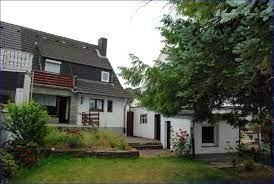 98 wohnungen 48 häuser 57 büros. Haus Zum Verkauf 51067 Koln Holweide Mapio Net