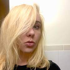 It's infused with keratin, a protein that works to strengthen hair's protective cuticle, to prevent breakage and split ends. Why Dyeing My Hair Blonde At Home Was A Huge Mistake Allure