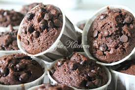 Resepi muffin coklat cip ,sedap dan mudah, kegemaran keluarga. Super Easy Rich Chocolate Chips Muffin Azie Kitchen