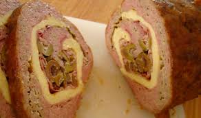 Tuttavia, soprattutto se preparato in una crosta di pasta sfoglia, può essere adatto anche da portare in tavola durante feste. Polpettone Ripieno Di Frittata Ecco Come Prepararlo Ingredienti E Consigli Deliziadivina Solo Il Meglio Per La Tua Cucina