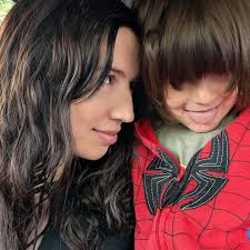 I love a good oversplitty move and I think this one takes the cake 🥵🥵  thanks @letspole and @unnie_dances for the inspiration!! This move is  hectic!!!! Wearing @cxixbrand top that held boobies