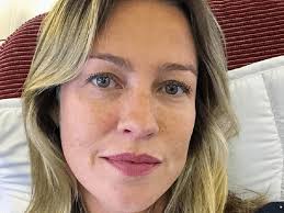 Fontes do jornal afirmaram que a globo está entrando em contato com a atriz para fazer luana piovani no bbb 21 não é uma novidade para a produção do programa, que desejava. L9jvgbqt552yrm