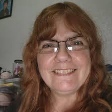 This is an amazing litter tray like new or is new. Made in Italy. Holds the  scoop in the roof easy access Offers over £10