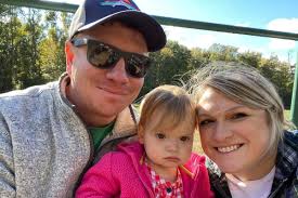 Fundraiser for Elliott Jones by Angela Thompson : Lisa, Elliott and Olivia  Jones