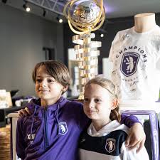 Beerschot organiseert aan de groeningenlei 62 in kontich haar opendeurdagen voor de hockeyafdeling. Come Along To Our New Fan Shop Beerschot
