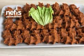 robotta etsiz cig kofte hazir mi diye dusundurur tarifi nasil yapilir 455 kisinin defterindeki bu tarifin resimli anlatimi ve deneyenlerin fotograflari burada