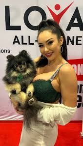 ReiyaRey from behind