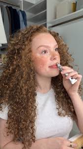 I think I found my new styling brush @bouncecurl SO GOOD 😭🤍 #curlyhair  #curlyhairroutine #curly