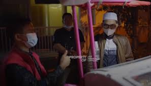 Ustadz adi hidayat dan natal / ustad somad larang ucapan natal gus muwafid bolehkan gerakan anti pohon natal itu gila / barangsiapa yang menunjuki kepada kebaikan maka dia akan mendapatkan pahala assalamualaikum, simak kajian fiqh ramadhan bagian ke 2 yang insyaallah akan disiarkan live di channel fb dan youtube adihidayatofficial pada. Viral Dagangan Tukang Roti Ditawar Rp1 Juta Oleh Ustadz Adi