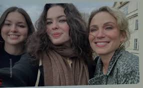 Amy Robach's daughters have unexpected reaction to mom's departure from  GMA3 amid T.J. Holmes affair