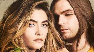 Paris jackson's rocker boyfriend cleans up his act to save her. So Klingt Die Stimme Von Paris Jackson Der Grossten Musik Uberraschung 2020 Vogue Germany