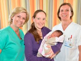 Universitatsklinikum St Polten Julia Moderbacher Ist Das 300 Baby Auflage des wachaumarathons seinen bereits. julia moderbacher