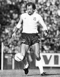 Former huddersfield, leicester and bolton striker frank worthington has sadly died aged 72 following a long battle with illness, his family have confirmed. Bolton S Darling Of The Terraces Frank Worthington Positive Despite Alzheimer S Diagnosis The Bolton News