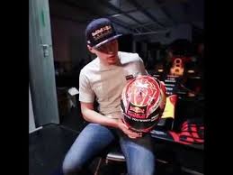 Offcourse all details are finished with the highest minichamps quality! Max Verstappen Reveals His New 2017 Helmet 21 02 2017 Youtube