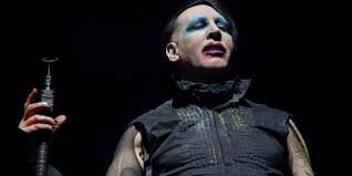 Brian hugh warner (born january 5, 1969), better known by his stage name marilyn manson, is an american musician, artist and former music journalist known for his controversial stage persona and image as the lead singer of the. Der Fall Des Marilyn Manson Eine Chronologie Des Grauens Fm4 Orf At