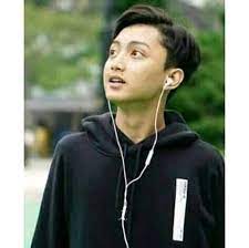 Status wirda sebagai anak seorang ustaz, yusuf mansur, dan gus azmi yang memiliki lagu berjudul cinta dalam istikhoroh membuat mereka jadi bahan perbincangan. Gus Azmi Posts Facebook