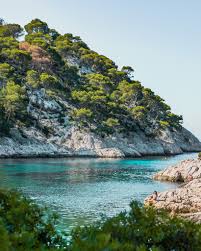 The Ultimate Guide To The Calanques In Marseille And Cassis Marseille Places To Visit Tourism