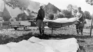 Vyplývá to z vyjádření mluvčích pražské policie evy kropáčové, pražské zdravotnické záchranné služby jany. Pri Hromadne Sebevrazde Zahynulo 780 Clenu Apokalypticke Sekty Barrandov Tv