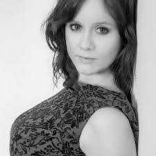 Leanne Klein's Instagram, Twitter & Facebook