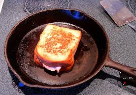 Allora un grande classico da consumare a colazione o merenda: Croque Monsieur Significato E Sinonimi Di Croque Monsieur Nel Dizionario Francese