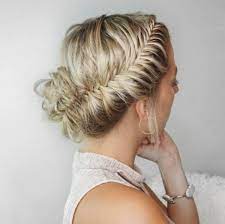 The fluff layers on the top give your little hair a high volume appearance. 10 Fancy Hairstyles For Short Hair That Will Glam Up Any Look