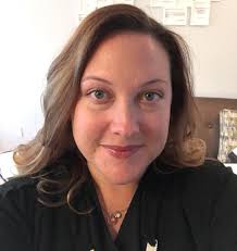 Amanda Berthiaume's Instagram, Twitter & Facebook