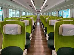 8600 系 グリーン 車