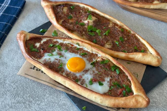 Pide with Egg
