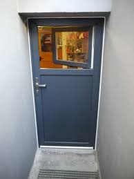 Www Karnuth De Turen Fenster Mehr Keller U Nebeneingangsturen Aus Holz Aluminium Kunststoff Nebeneingangstur Kellertur Aussen Keller